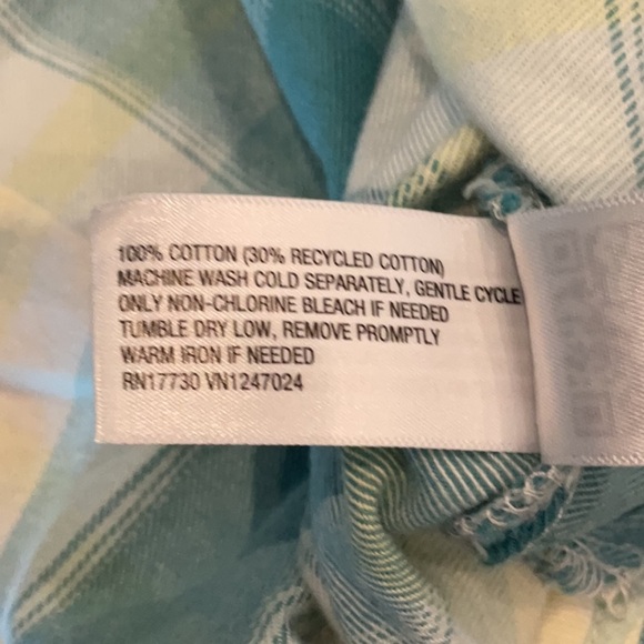 Universal Thread Flannel Top - Picture 10 of 13